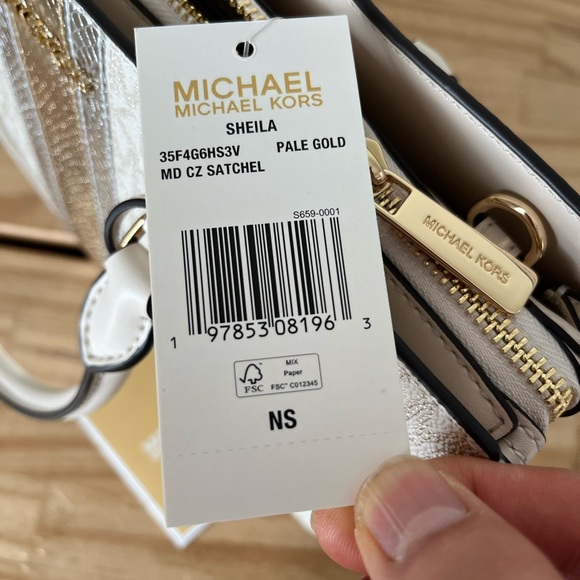 🌼Michael Kors Sheila Medium Corner Zip Satchel - Picture 8 of 16